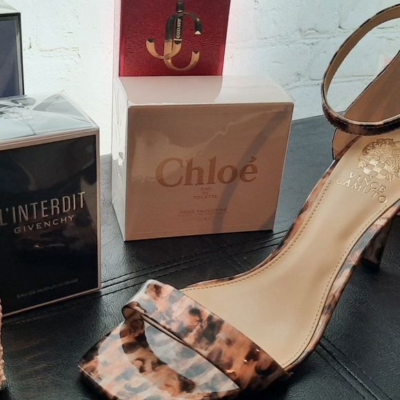 Vince Camuto square toe heels - Picture 4 of 13